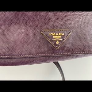 Prada saffiano leather messenger bag